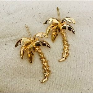 VENUS NWOT Resort Wear Gold Palm Tree Earrings